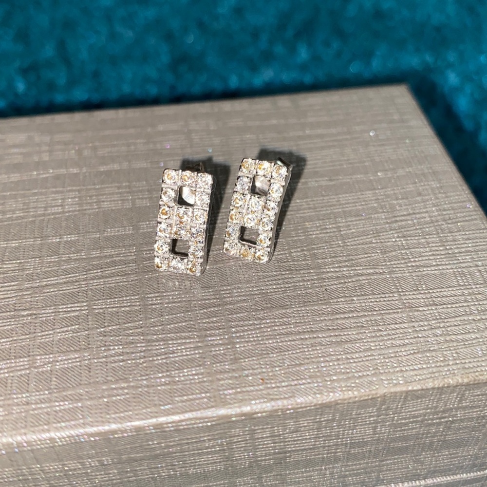 18K Diamond Earring 👑